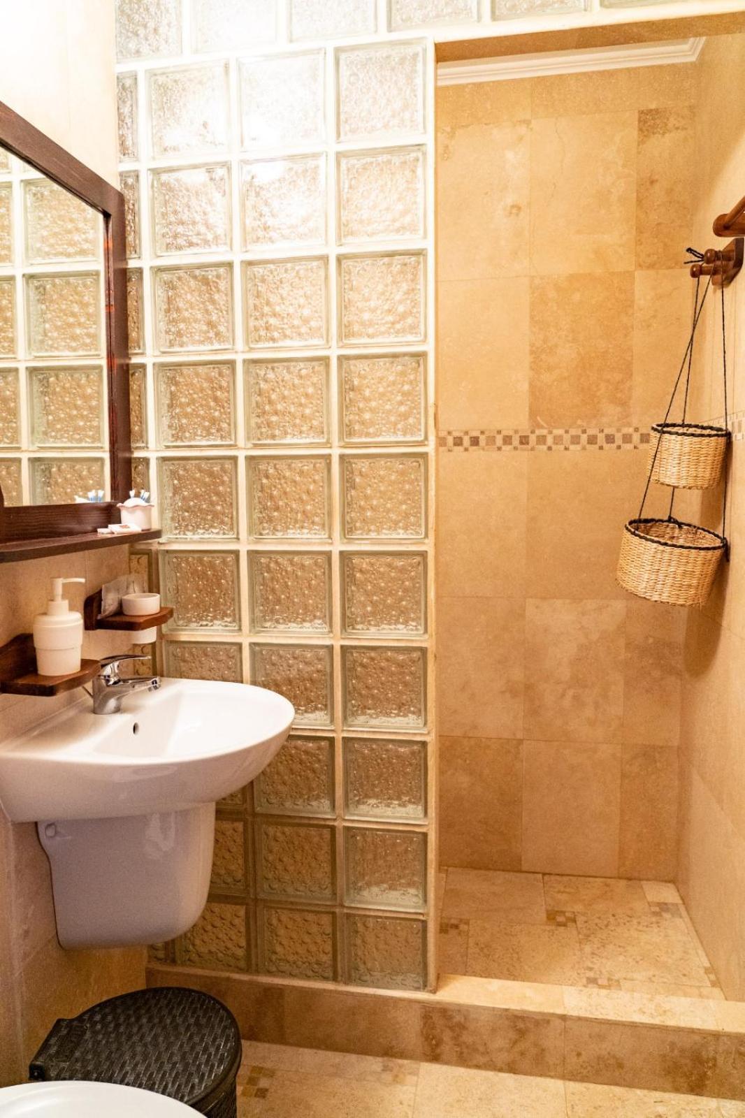5.Evszak Hotel Sfantu Gheorghe  ภายนอก รูปภาพ