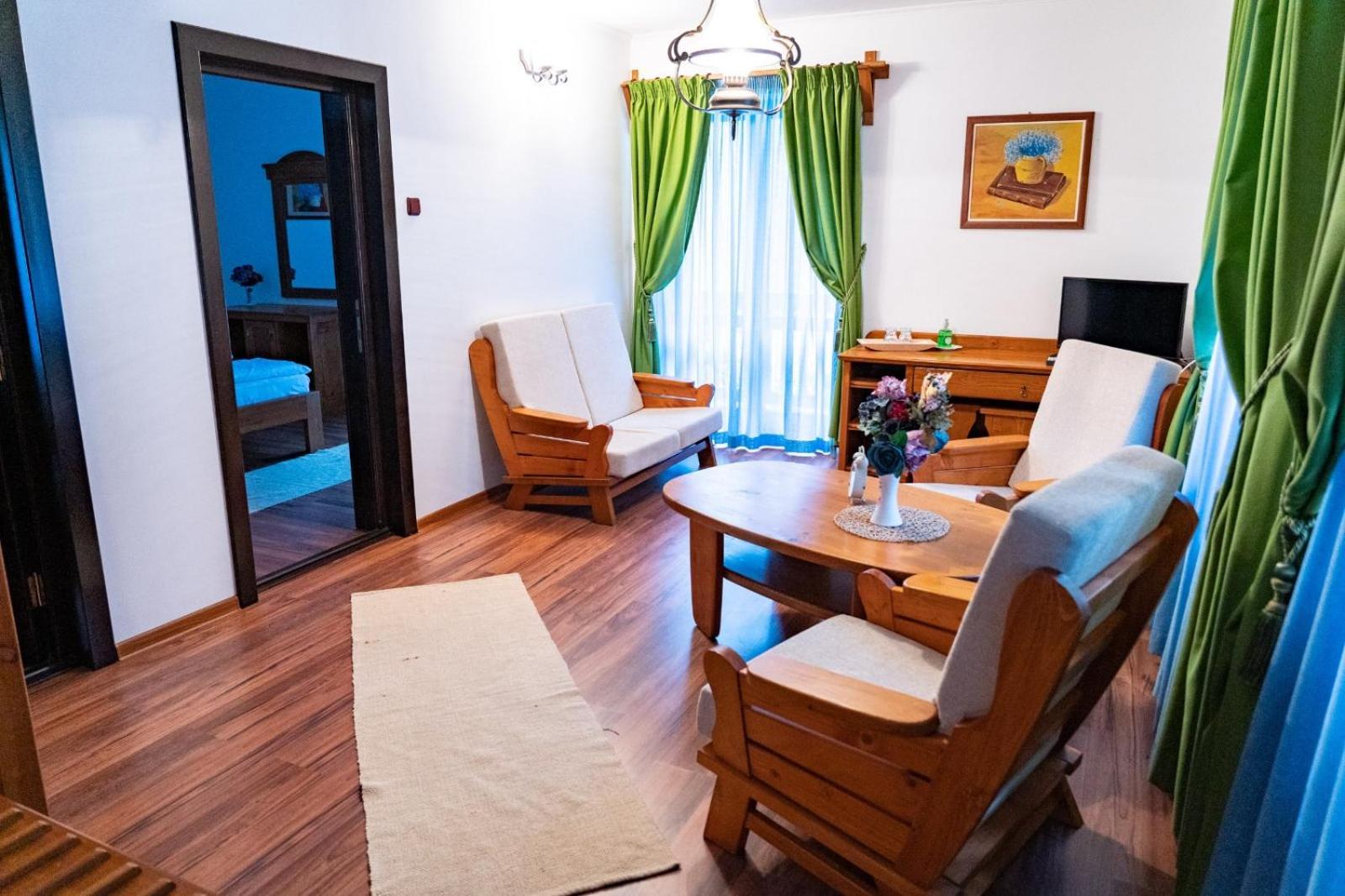 5.Evszak Hotel Sfantu Gheorghe  ภายนอก รูปภาพ